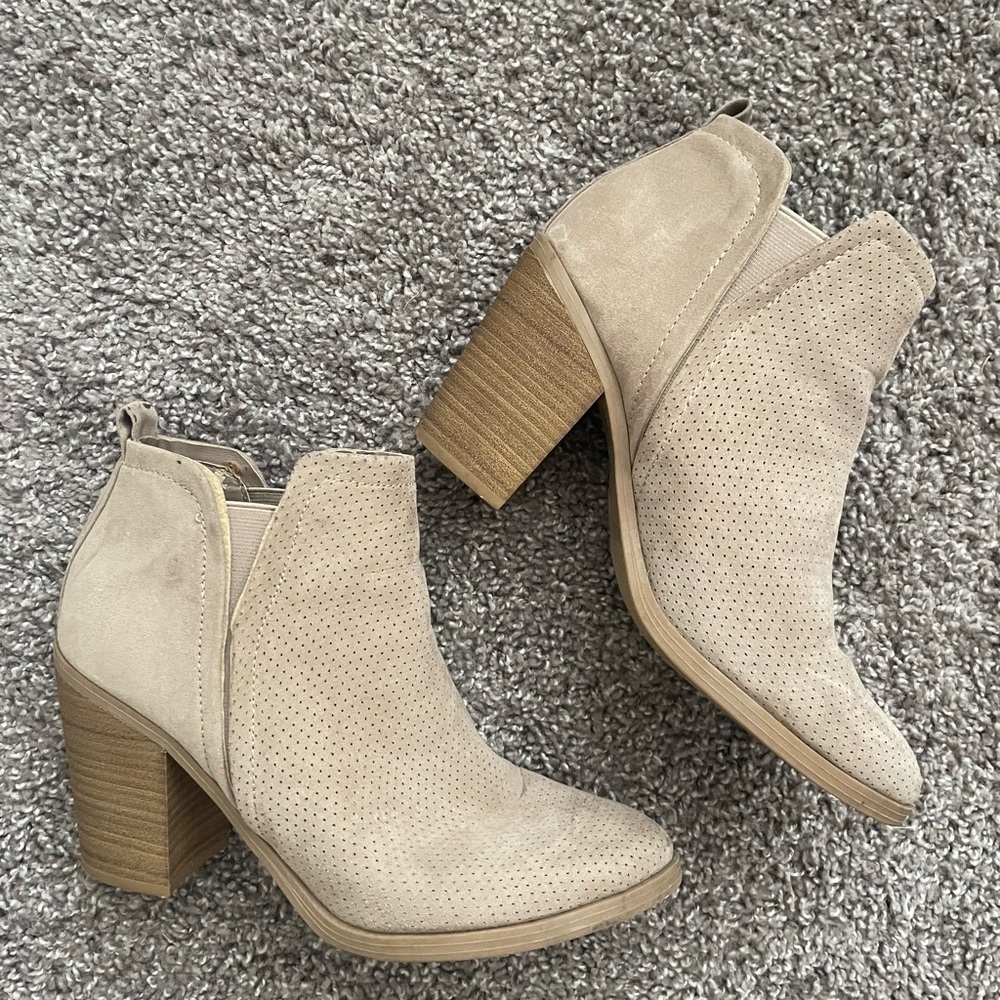 Universal Thread Booties